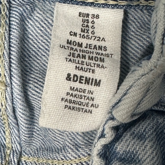 H&M Distressed Mom Jeans | Light Blue Denim | Size 6 - Picture 5 of 6